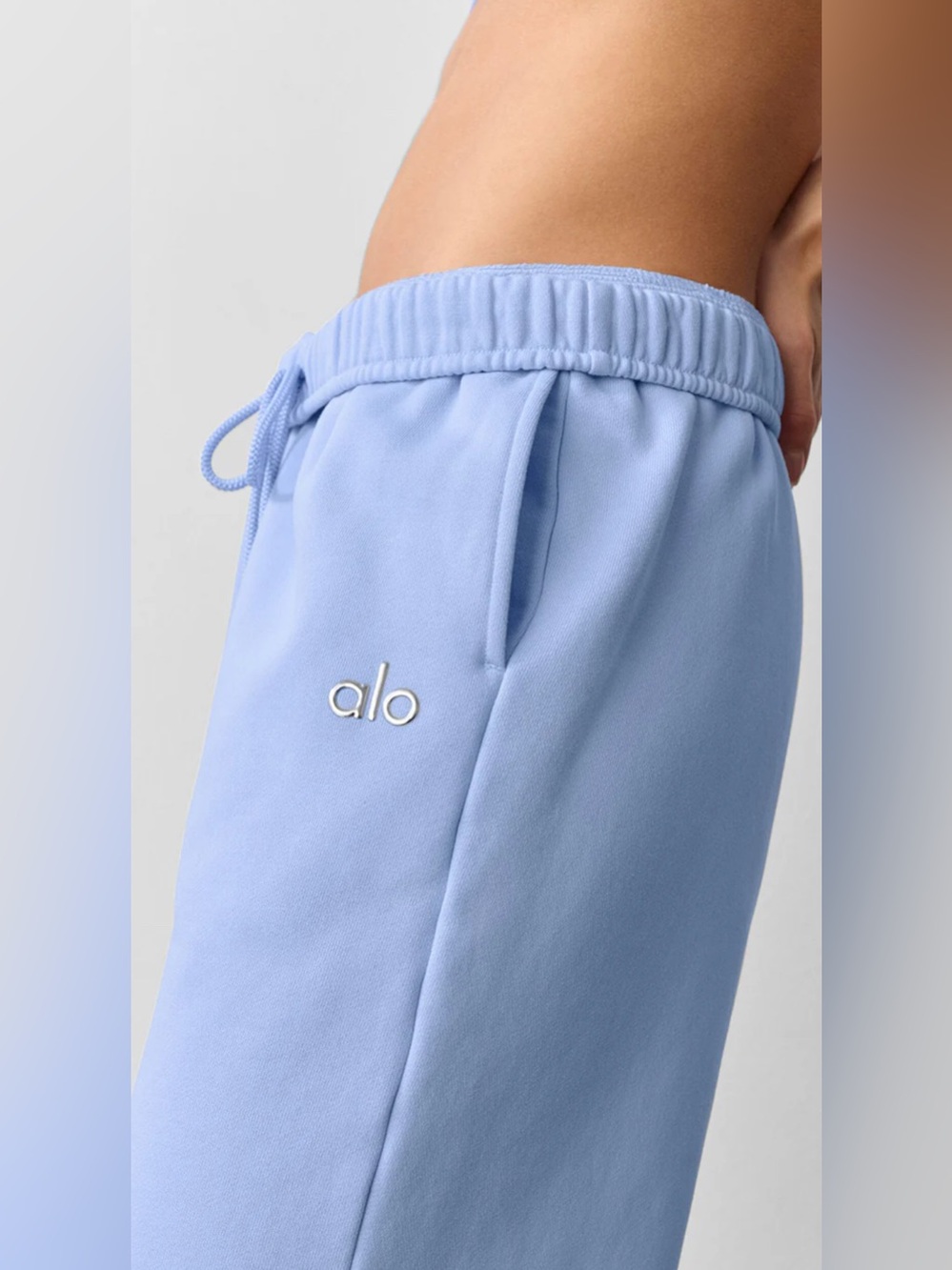NEW - Alo Accolade Straight leg sweatpants, Light Blue, Medium - Picture 3 of 10